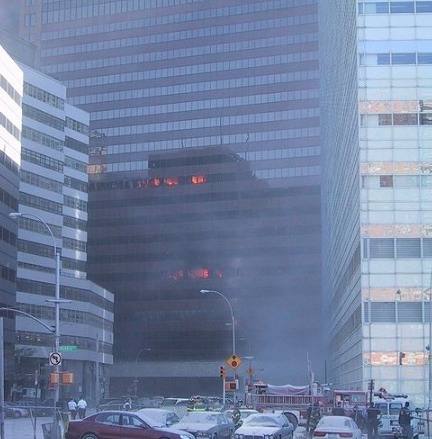Incendies sur la face nord de la tour 7 du World Trade Center