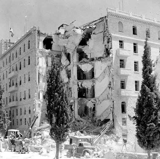 Immeuble de l'hôtel King David endommagé par un attentat en 1946 (Palestine)