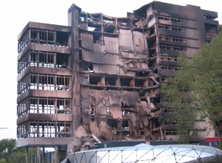 Faculté partiellement détruite après un incendie (2008)