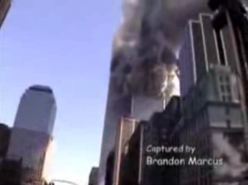 Vidéo montrant le bruit de l'effondrement de la Tour Sud du World Trade Center depuis la rue