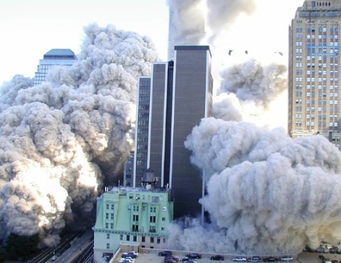 Nuage de poussière lors de l'effondrement de la Tour Sud du World Trade Center